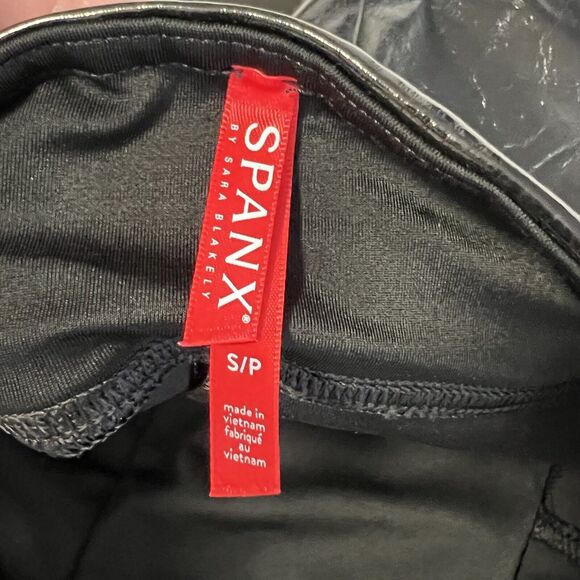 Spanx Sz S Faux Patent Leather Leggings in Classic Black - Picture 4 of 10